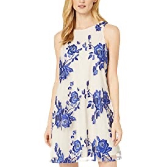 FLORAL EMBROIDERED SWING DRESS BEIGE BY ECI ROSES